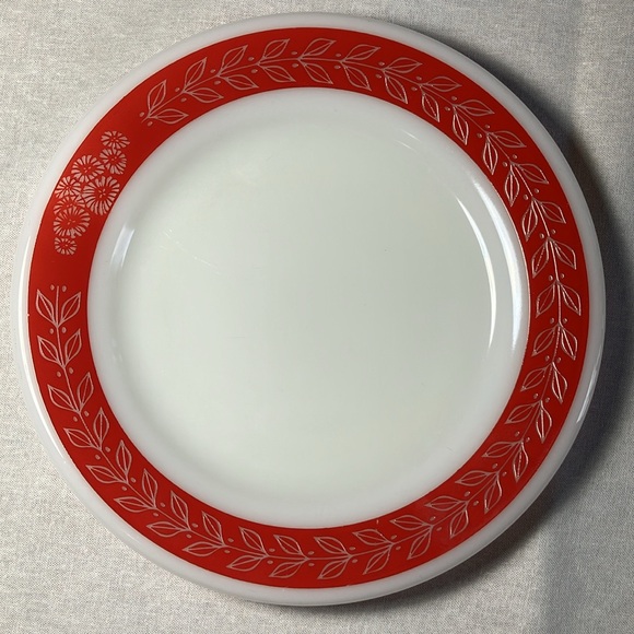 Vintage Laurel Leaf Corning Decor Dinnerware Plates (Set of 4) - Picture 3 of 9